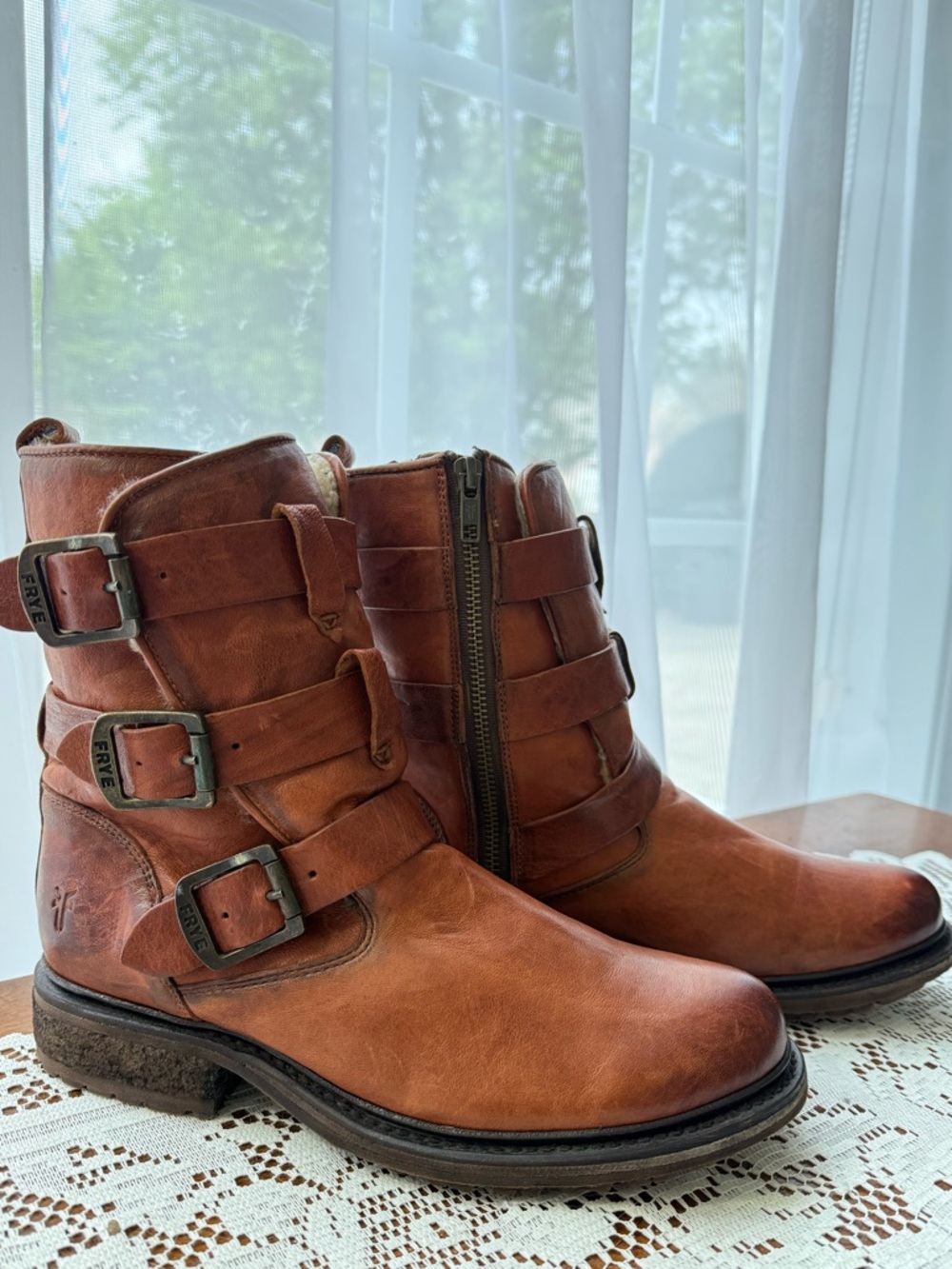 Frye Valerie Strappy Shearling
Moto Boots - Cognac 8.5 New Condition